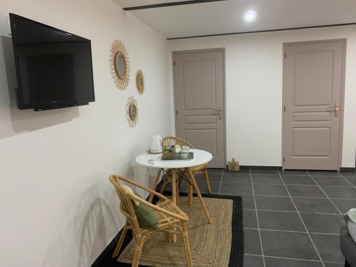 Aux Fines Bulles Gite Et Chambres D Hotes Neuve-Maison Exterior photo